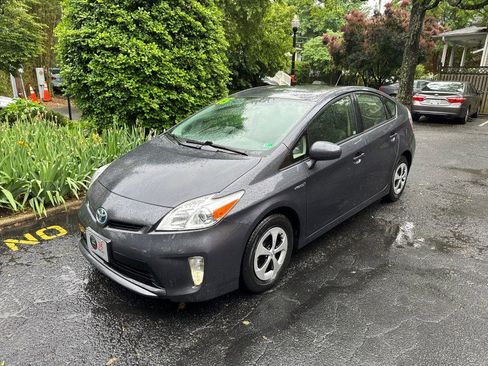 Used 2015 Toyota Prius Four FWD image 3