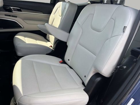 Used 2023 Kia Telluride S w/ S Sunroof Package FWD image 21