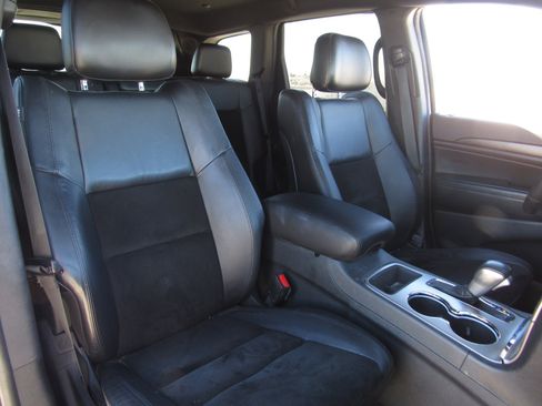 Used 2018 Jeep Grand Cherokee Altitude image 10