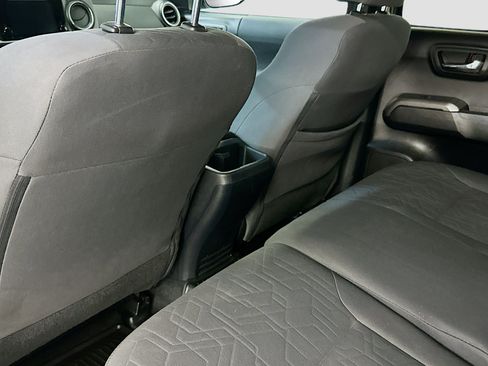 Used 2019 Toyota Tacoma TRD Sport image 28