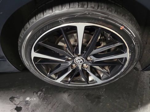 Used 2020 Toyota Camry XSE FWD image 10