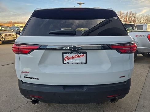Used 2022 Chevrolet Traverse RS image 9