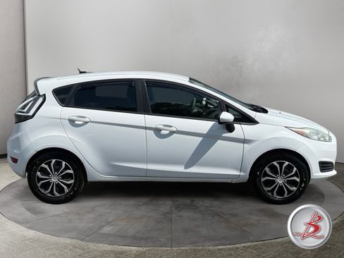Used 2017 Ford Fiesta SE FWD image 8