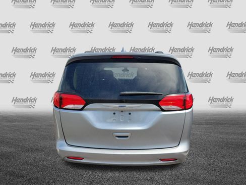Used 2020 Chrysler Voyager Lxi FWD image 9