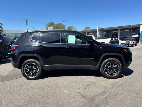 Certified 2024 Jeep Compass Trailhawk AWD/4WD image 3