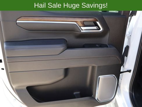 Used 2025 Chevrolet Silverado 1500 High Country w/ Technology Package AWD/4WD image 13