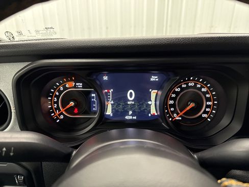 Used 2024 Jeep Wrangler Sport S image 21