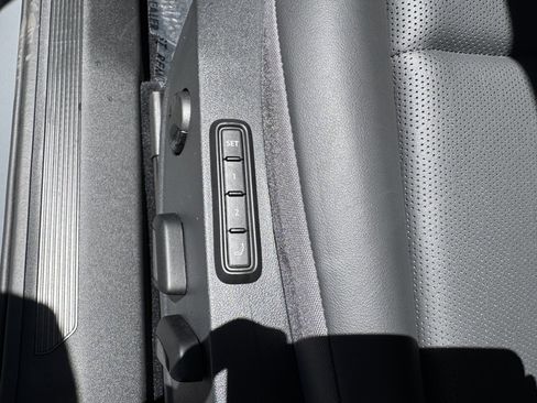 Used 2024 Volkswagen ID.4 S image 29