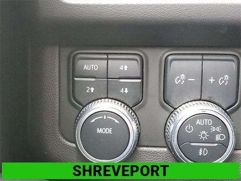 Used 2022 GMC Yukon XL AT4 image 36