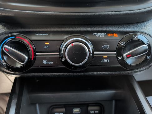 Used 2024 Kia Soul LX w/ Option Group 015 FWD image 15