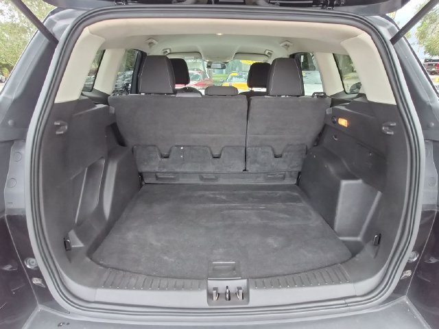 Used 2017 Ford Escape SE w/ SE Cold Weather Package FWD image 24