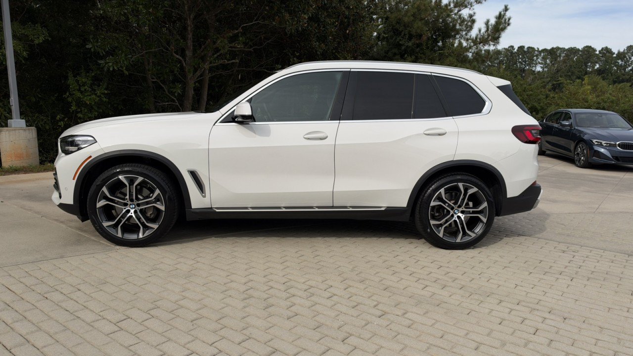 Used 2022 BMW X5 xDrive40i AWD/4WD image 3