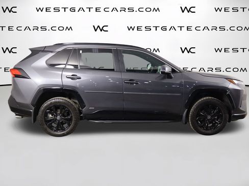 Used 2022 Toyota RAV4 SE w/ Convenience Package AWD/4WD image 46