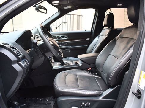 Used 2018 Ford Explorer Limited image 14