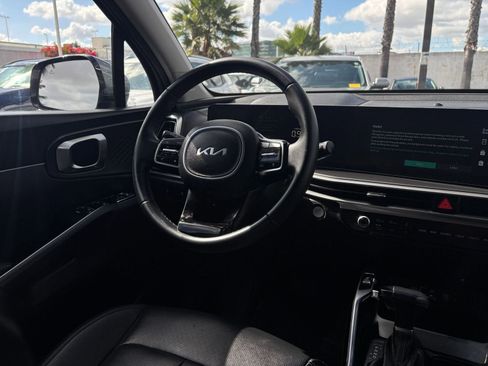 Used 2024 Kia Sorento S image 37