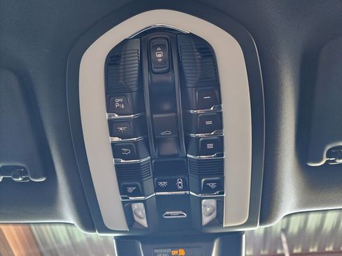 Used 2024 Porsche Macan w/ Premium Plus Package image 53