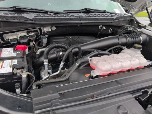 Used 2018 Ford F150 Platinum w/ Equipment Group 701A Luxury image 13