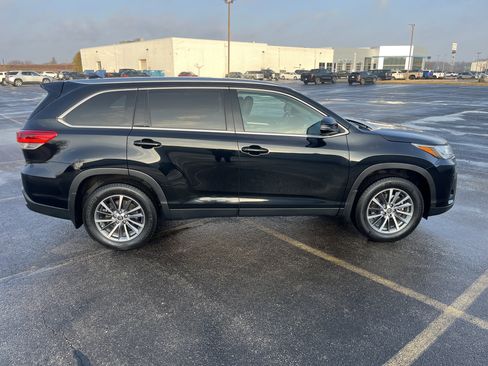 Used 2019 Toyota Highlander XLE image 7
