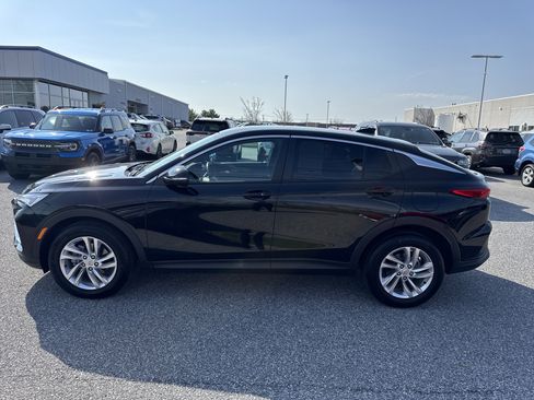 Used 2024 Buick Envista Preferred w/ Convenience I Package image 5