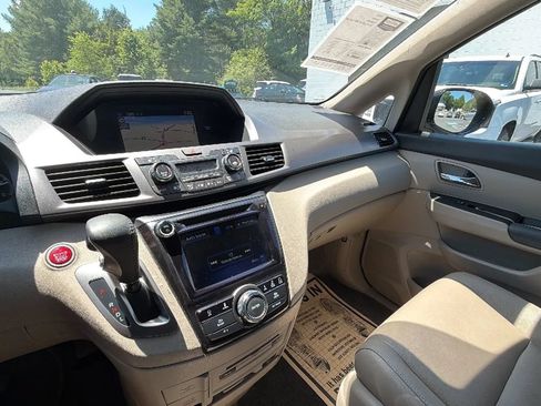Used 2015 Honda Odyssey Touring Elite image 25