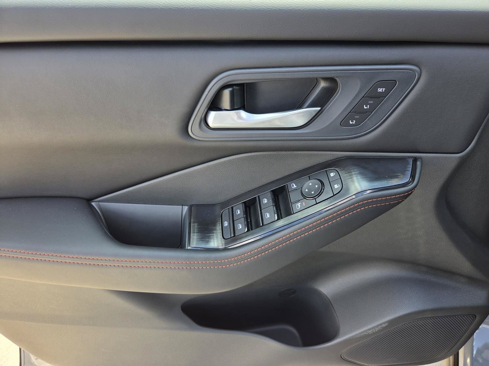 New 2026 Nissan Rogue SV AWD/4WD image 18
