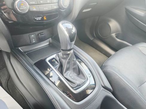 Used 2017 Nissan Rogue SL w/ SL Premium Package image 14