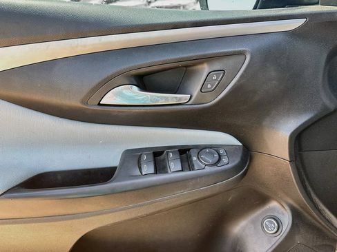 Used 2024 Buick Envista Preferred w/ Convenience I Package FWD image 9