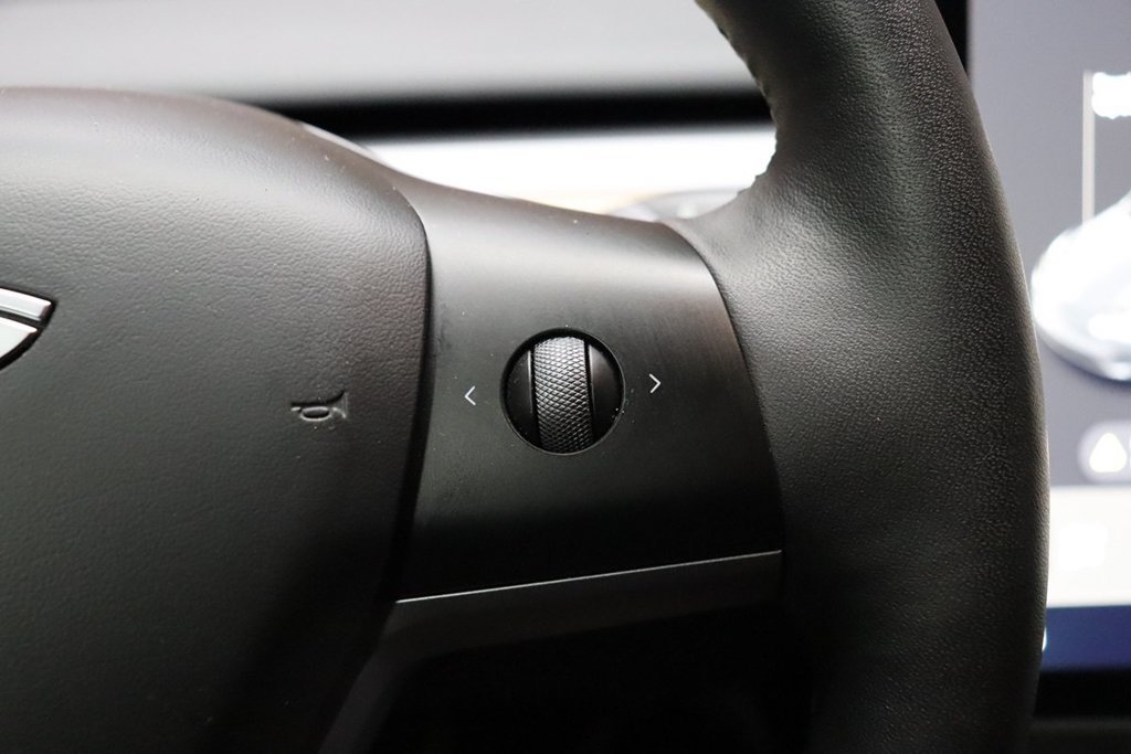 Used 2023 Tesla Model Y Long Range AWD/4WD image 46