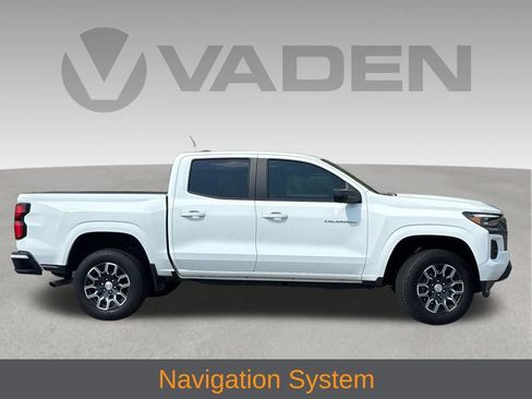 Used 2024 Chevrolet Colorado LT w/ LT Convenience Package III RWD image 4
