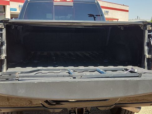 Used 2022 RAM 2500 Limited AWD/4WD image 11