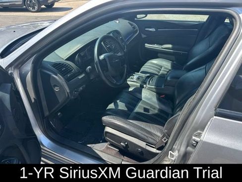 Used 2018 Chrysler 300 S w/ 300S Premium Group RWD image 17