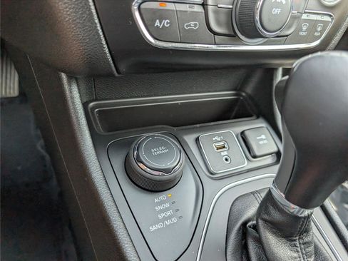 Used 2021 Jeep Cherokee Latitude Lux AWD/4WD image 26