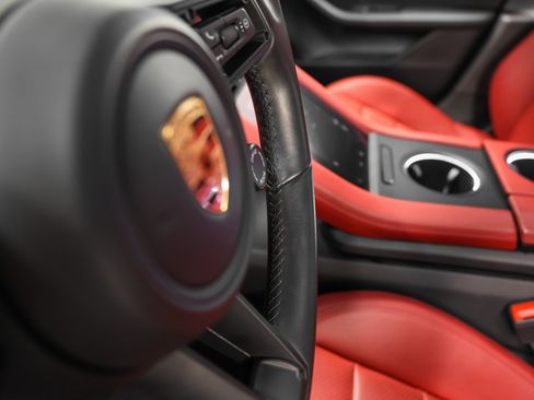 Used 2023 Porsche Taycan image 28