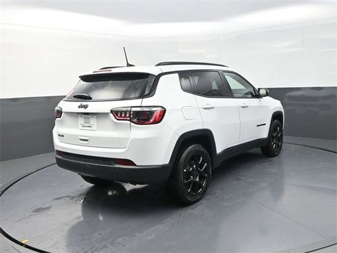 New 2026 Jeep Compass Latitude image 7