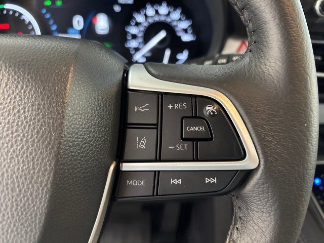 Used 2026 Toyota Sienna XLE FWD image 9