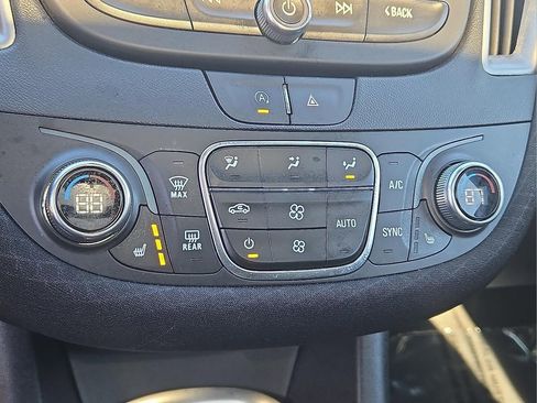 Used 2024 Chevrolet Malibu LT image 17