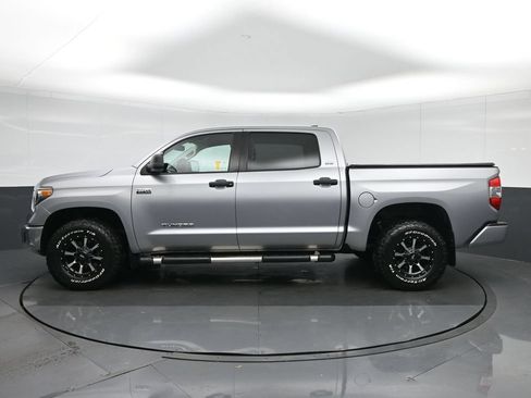 Used 2020 Toyota Tundra SR5 w/ SR5 Convenience Package AWD/4WD image 4
