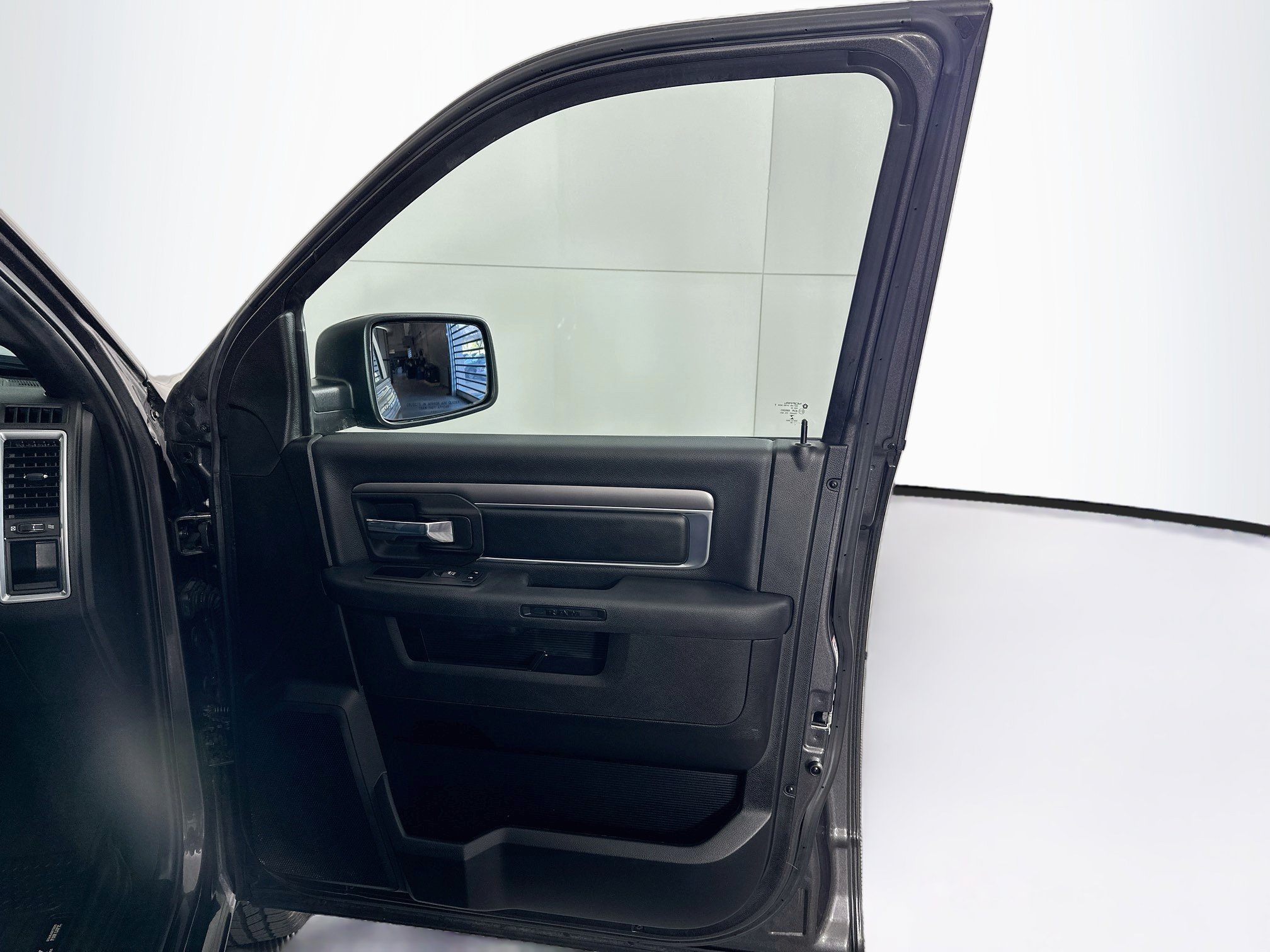 Used 2022 RAM 1500 Warlock RWD image 29