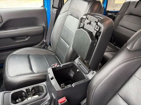 Used 2023 Jeep Wrangler Sahara w/ Cold Weather Group image 20