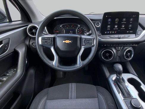 Used 2024 Chevrolet Blazer LT FWD image 6