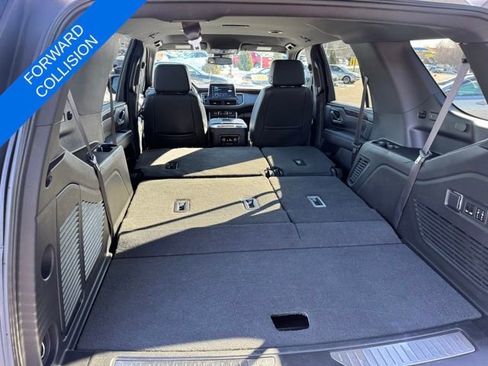 Used 2023 Chevrolet Tahoe Z71 w/ Z71 Off-Road Package image 11