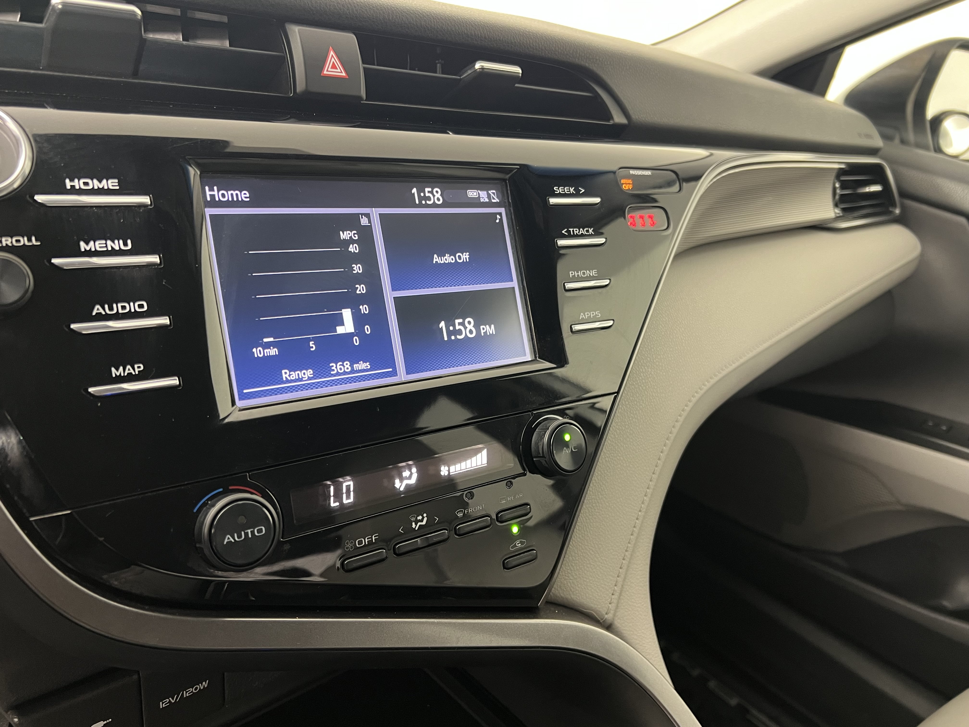 Used 2019 Toyota Camry SE FWD image 28