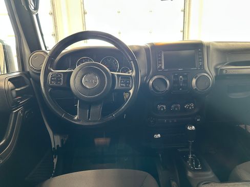 Used 2017 Jeep Wrangler Unlimited Sport AWD/4WD image 16