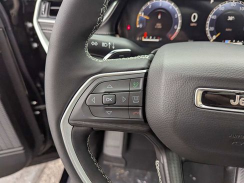 New 2025 Jeep Grand Cherokee L Altitude image 10