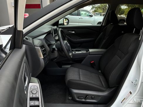 Used 2026 Nissan Rogue SV FWD image 10