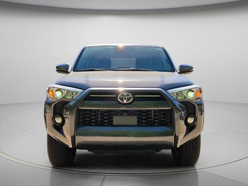 Used 2023 Toyota 4Runner SR5 Premium w/ Moonroof Package RWD image 4