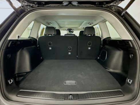 Used 2023 Jeep Grand Cherokee Limited w/ Black Appearance Package image 31