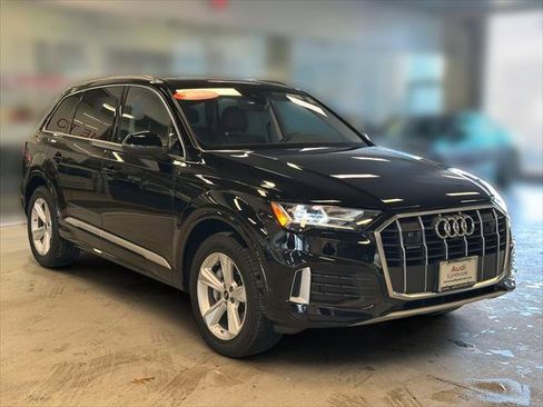 Used 2023 Audi Q7 2.0T Premium w/ Convenience Package image 3