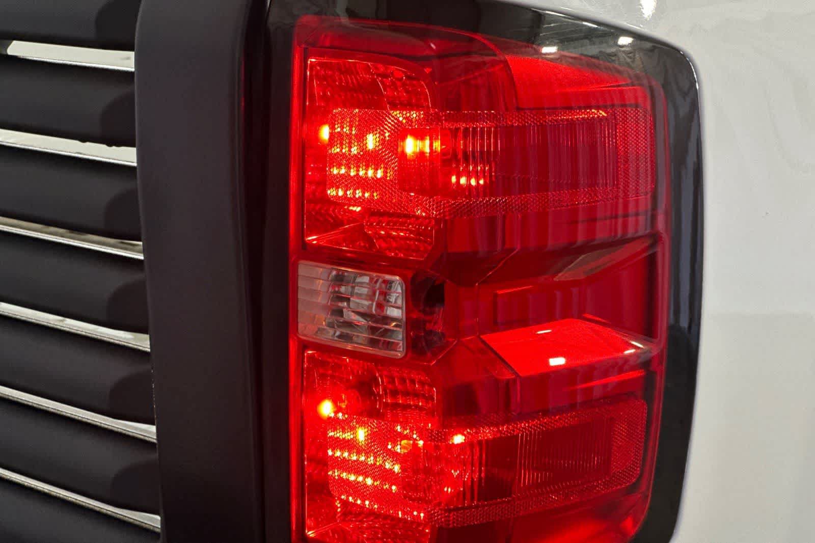 Used 2015 Chevrolet Silverado 2500 LT RWD image 16