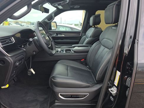 Used 2024 Jeep Grand Wagoneer Series II w/ Quick Order Packagew 28T image 4